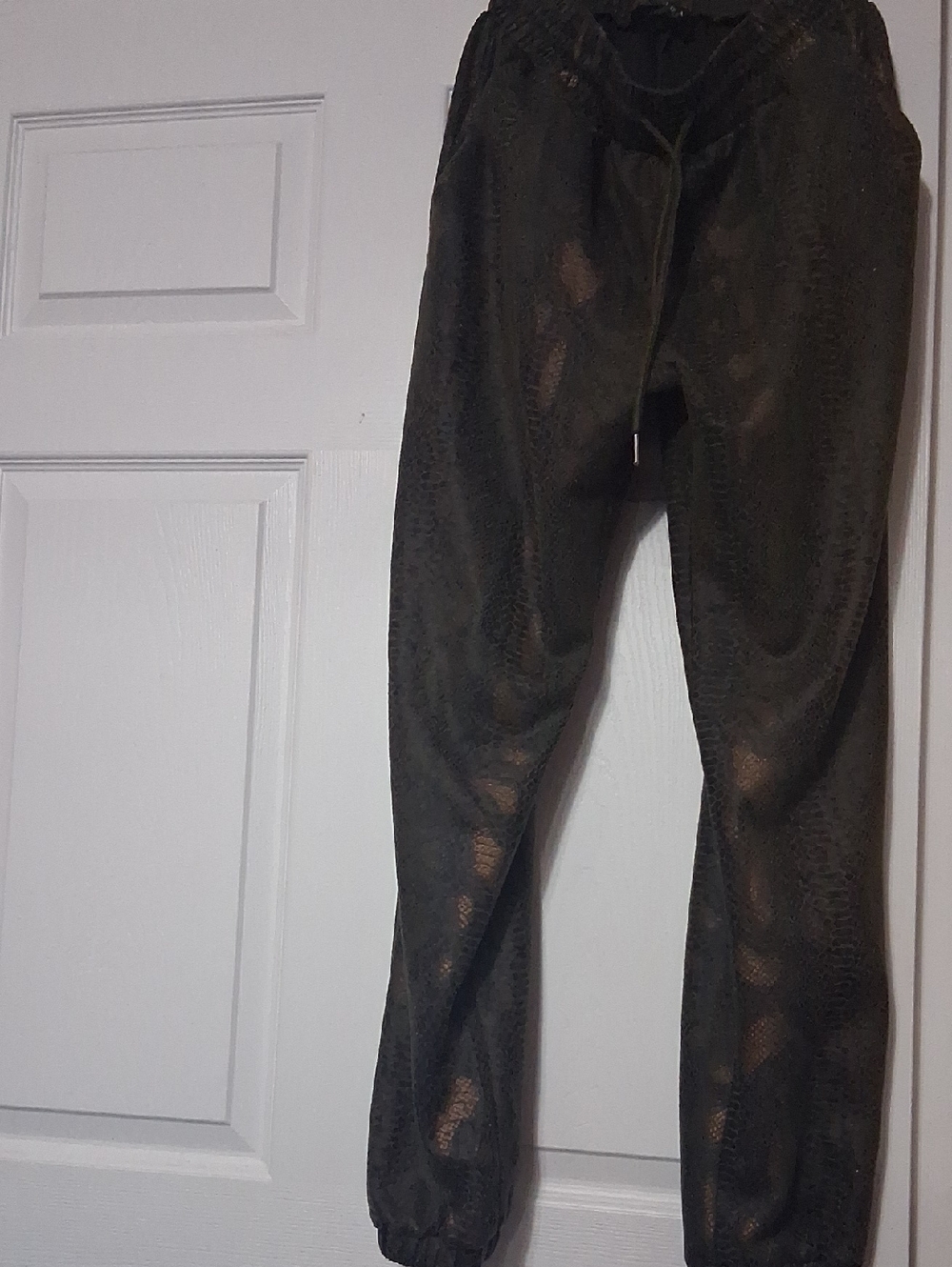 AKIRA Olive / Tan Animal Print Jogger Pants Sz L. Elastic Waist $24